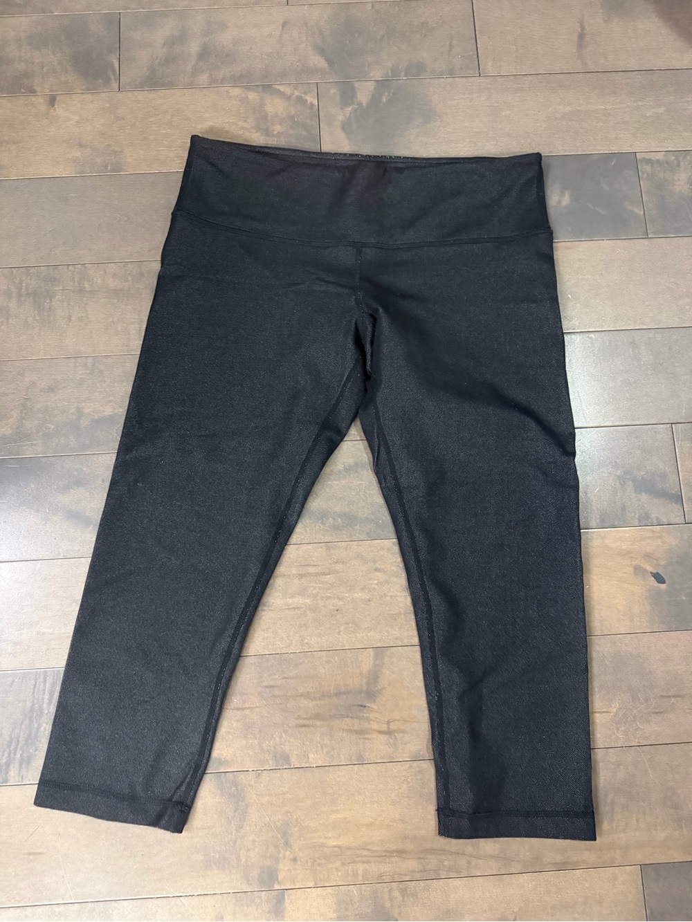 Lululemon Vintage Under Crop leggings size 8